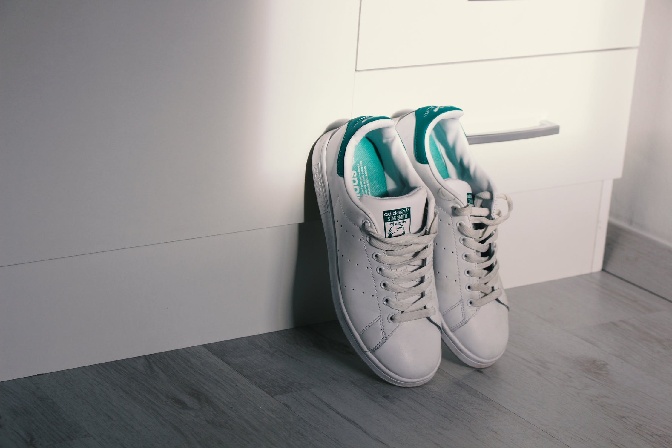 Comment rénover et nettoyer correctement ses Stan Smith blanches ? Accessoires