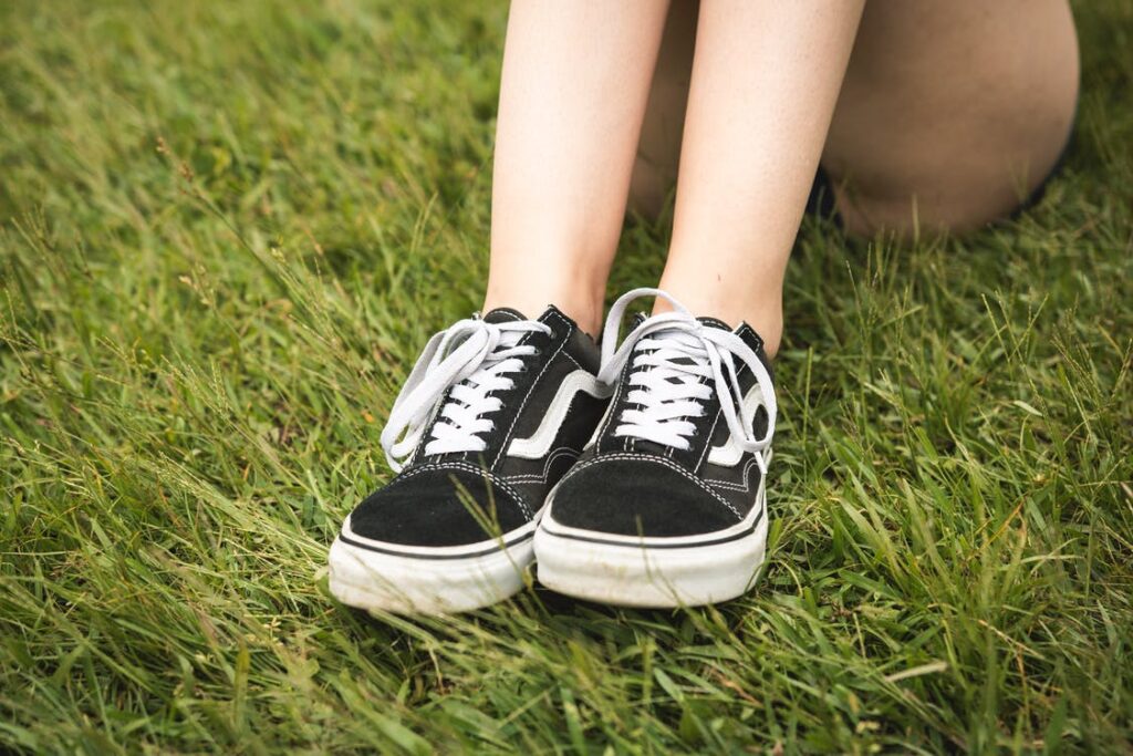 Enlever mauvaises odeurs des baskets avec un désodorisant chaussures